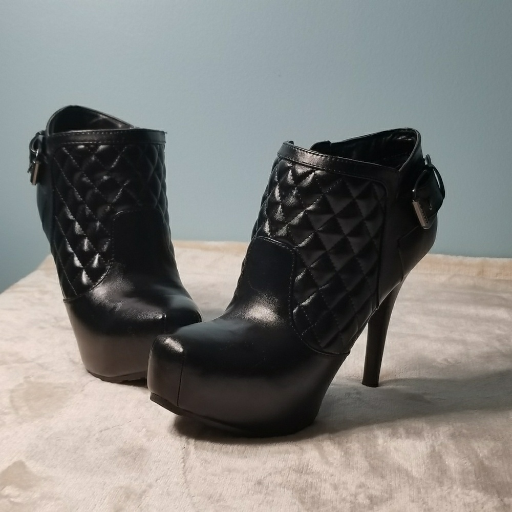 Guess Quilted Ankle Boots